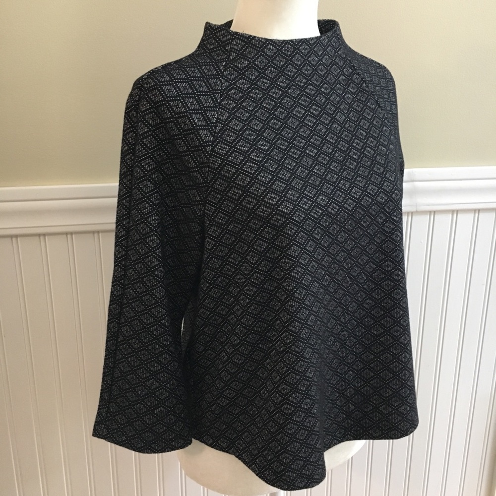 W5 Geometric Knit Top